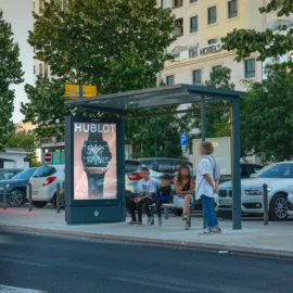 JCDecaux instala o primeiro abrigo na cidade de Lisboa, no âmbito do novo contrato de exploração de publicidade exterior